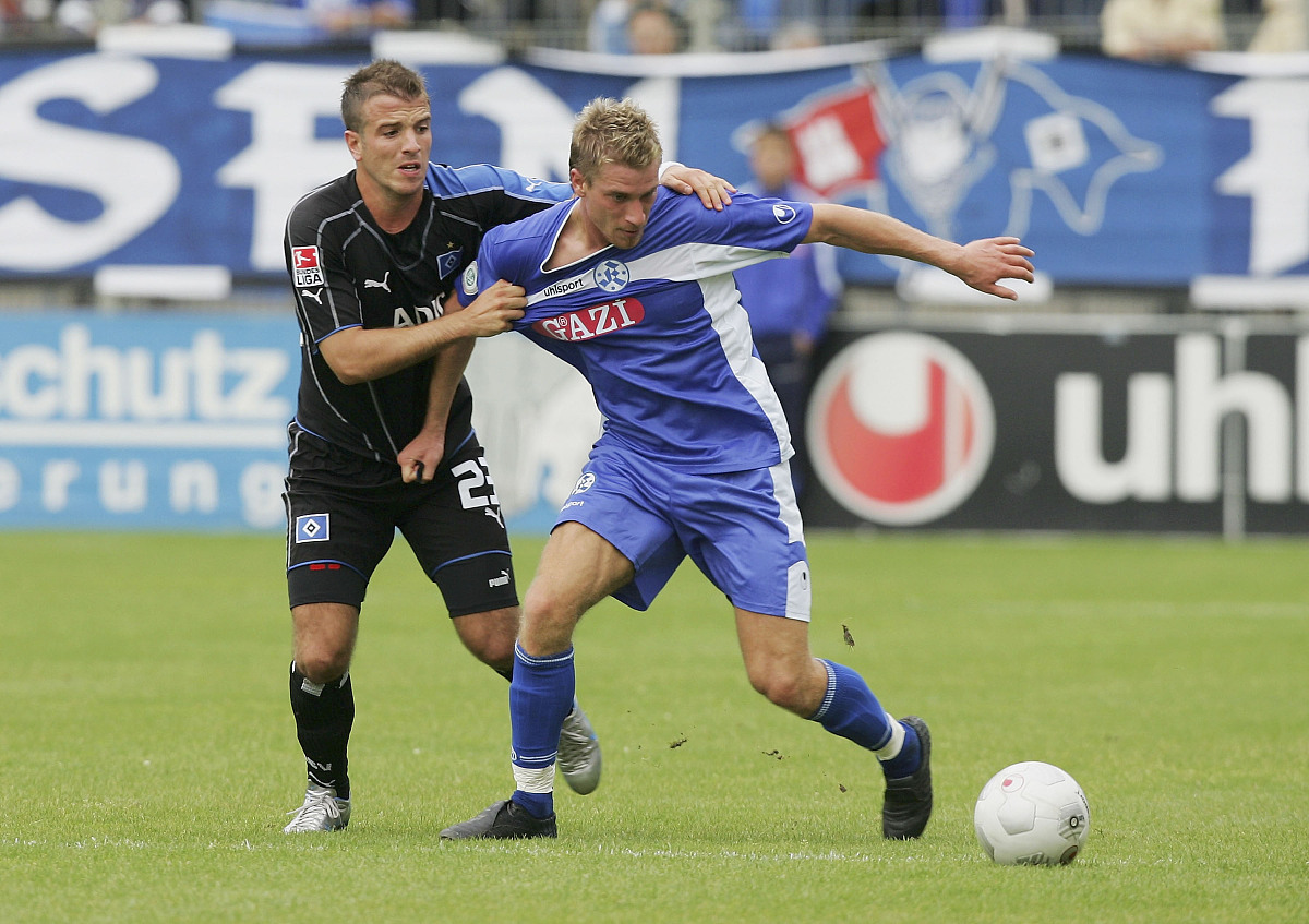 比利亚雷亚尔客场击败埃尔切，取得关键胜利