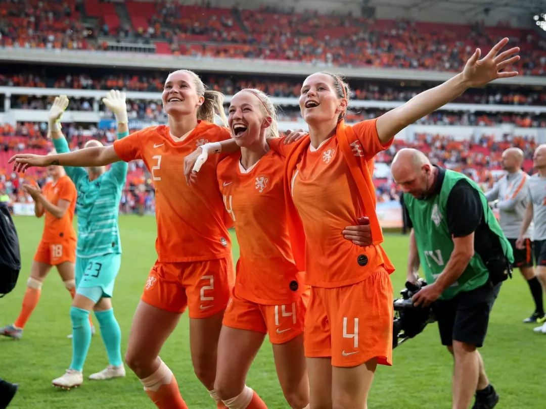 厄瓜多尔队员参加女足友谊赛