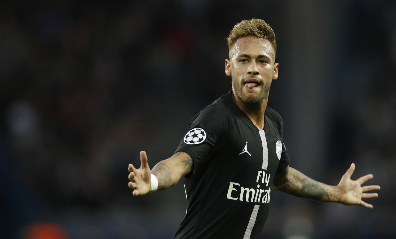 包含今日意甲：德国碾压内马尔，热议不断的词条