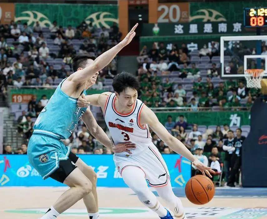 广东队主场迎战浙江队，角逐东部领袖