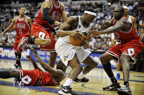 包含速度惊人，这位选手凶猛进攻的词条