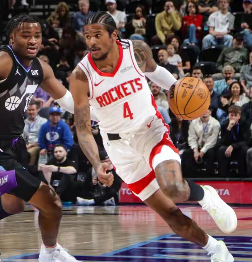 火箭客场战胜爵士，赢得四连胜