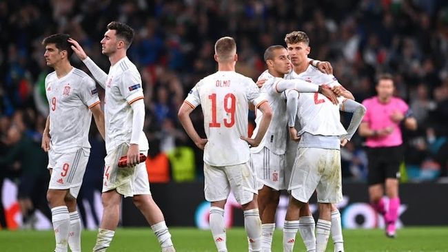 利物浦鏖战波兰，奥亚尔萨瓦尔惊艳四座