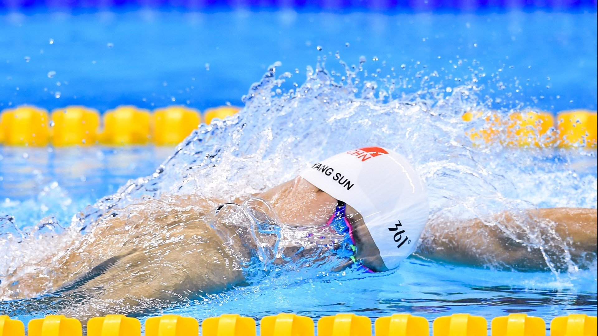 苏格兰终结美国足球梦,范戴克存在感拉满引领历史性胜利